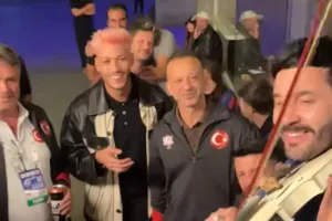 Türk aktyorlardan bizimkilərlə ifa