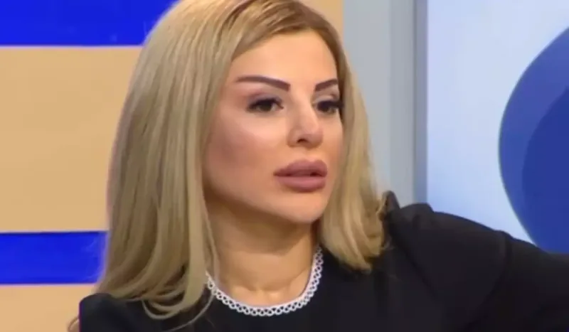 Əminə efiri tərk etdi