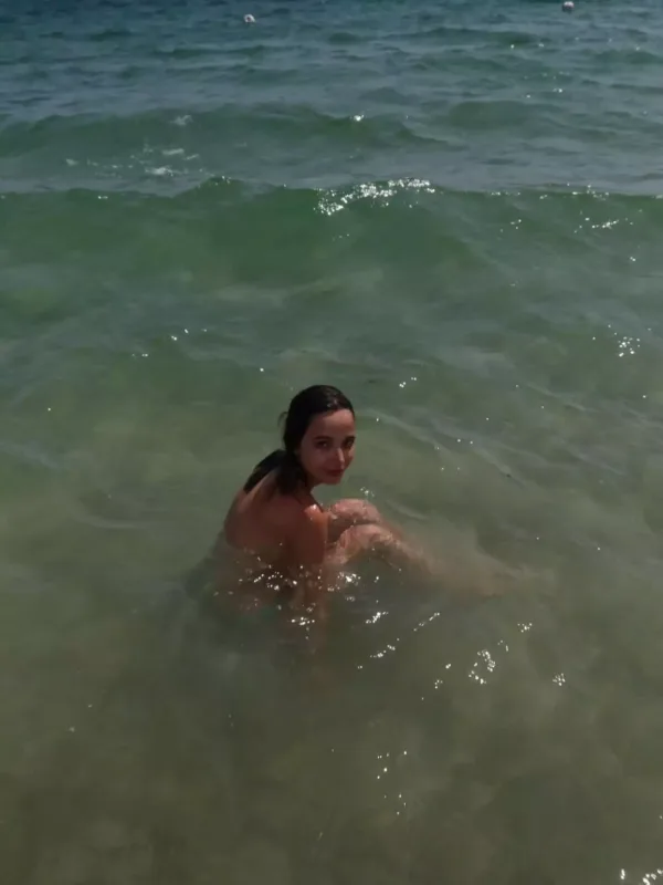 Səmradan İtaliyada yarıçılpaq fotolar...