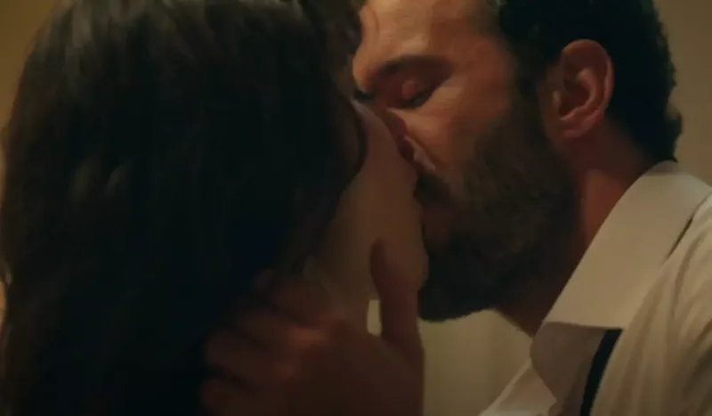 Sevişmə səhnələri gündəm oldu