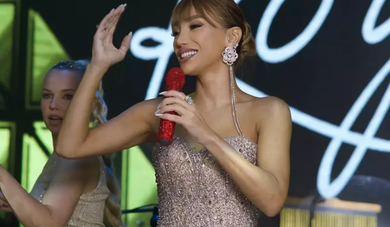 Röya yayın ilk konsertini verdi