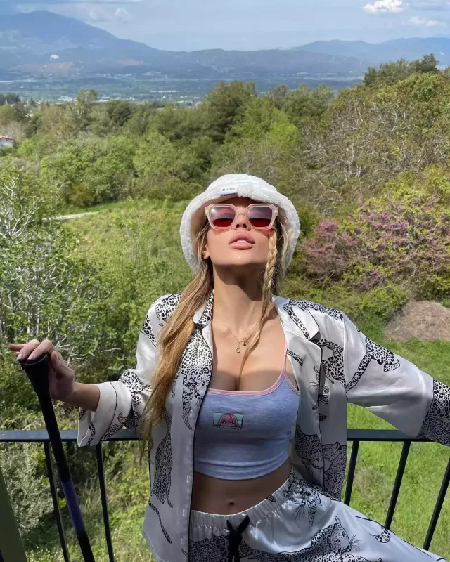 Nihal Candan vəfat etdi