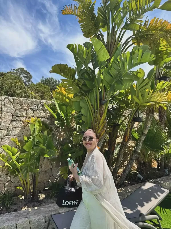 Mahir anasının ad gününü qeyd etdi