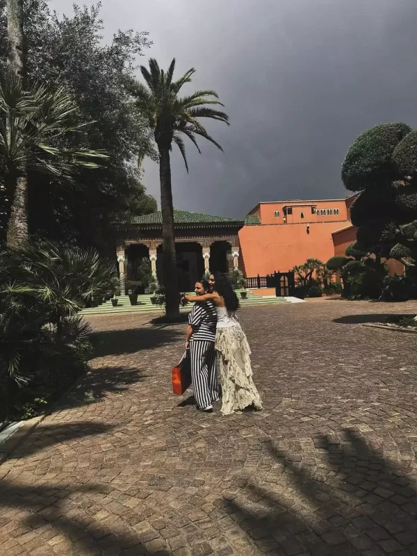 Mahir anasının ad gününü qeyd etdi