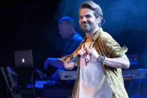 Kenan Doğulu Bakıda konsert verdi