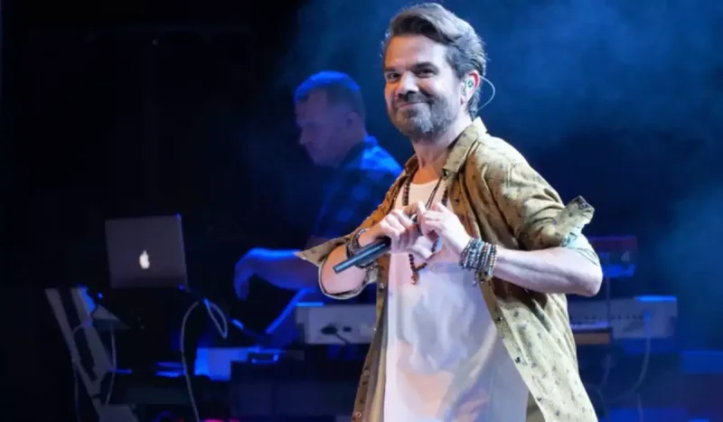 Kenan Doğulu Bakıda konsert verdi