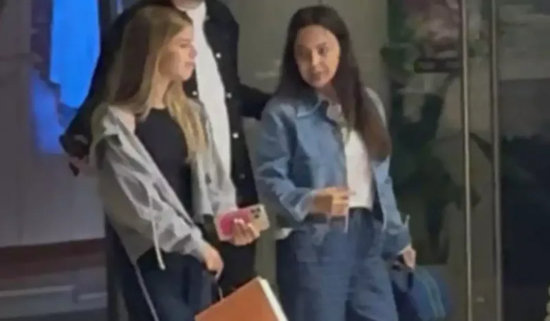 Ebru Gündeş qızı və həyat yoldaşı ilə…