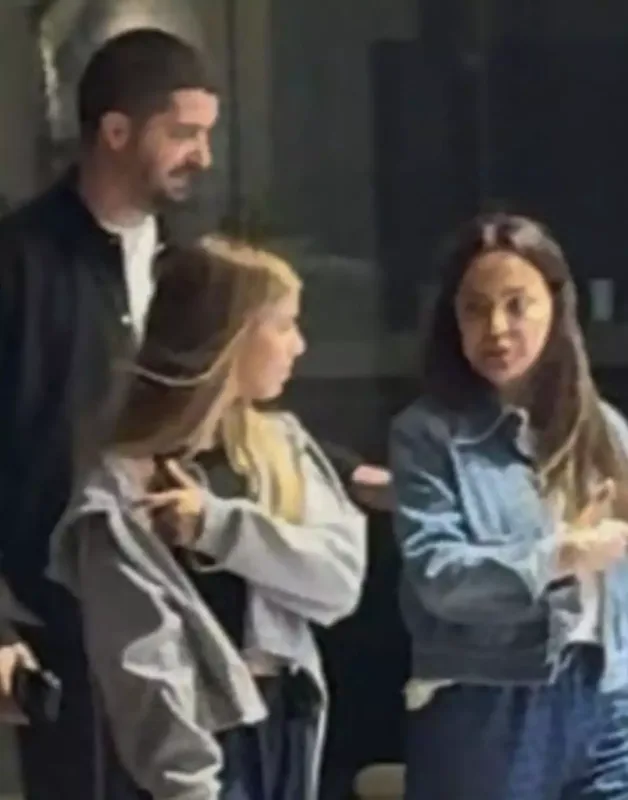 Ebru Gündeş qızı və həyat yoldaşı ilə…