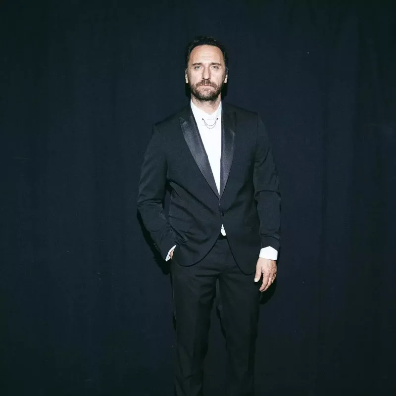 Sənətçilər arasında dava - Stəkanlar havada uçdu