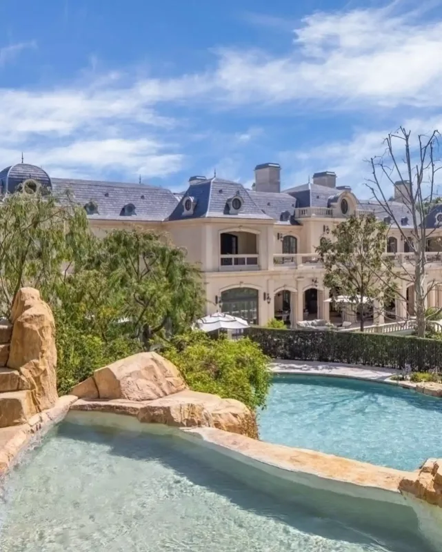 63 milyon dollara malikanə aldılar