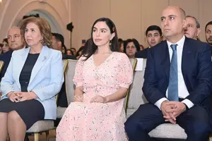 Leyla Əliyeva məzun günündə - Fotolar