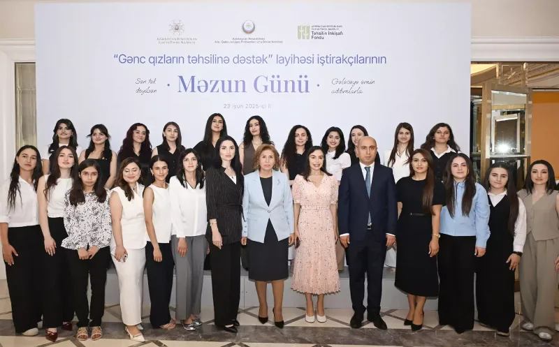 Leyla Əliyeva məzun günündə - Fotolar