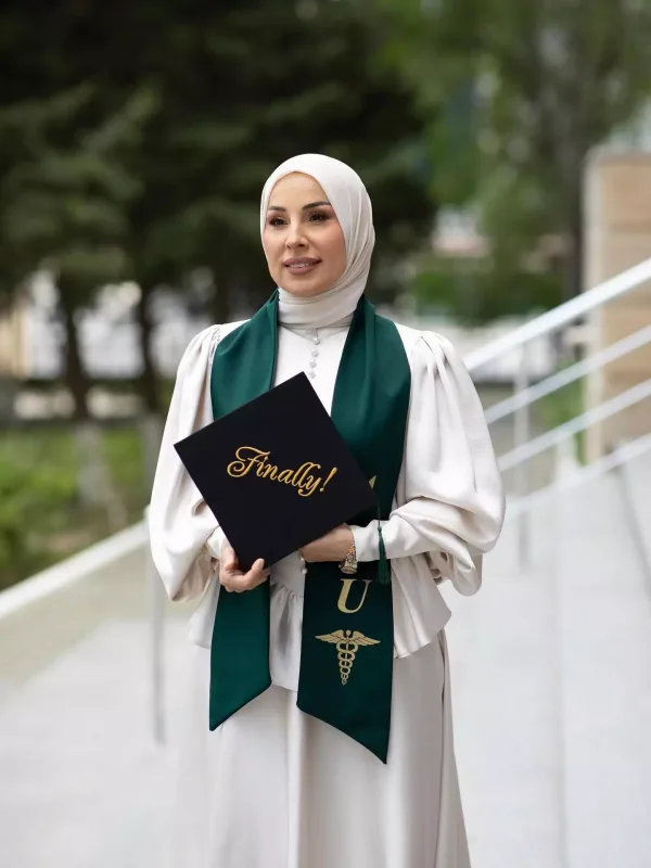 Alim Qasımovun qızı məzun oldu