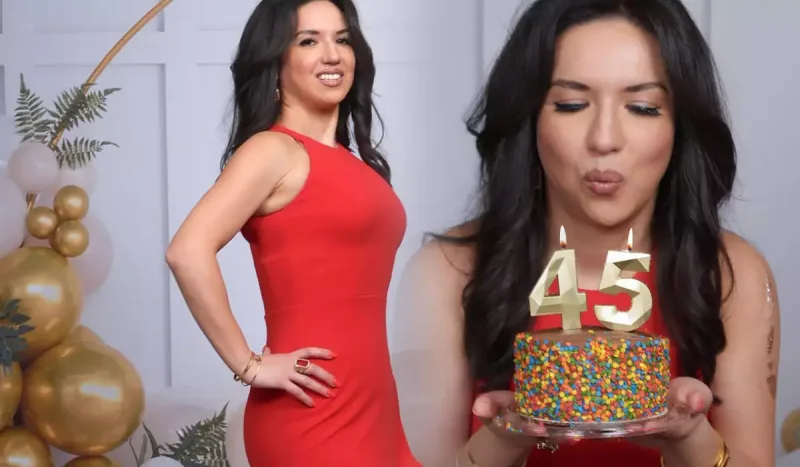 Şeyla 45 yaşını qeyd etdi