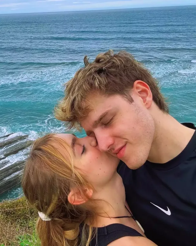 Gerçək həyatda da sevgili imişlər…