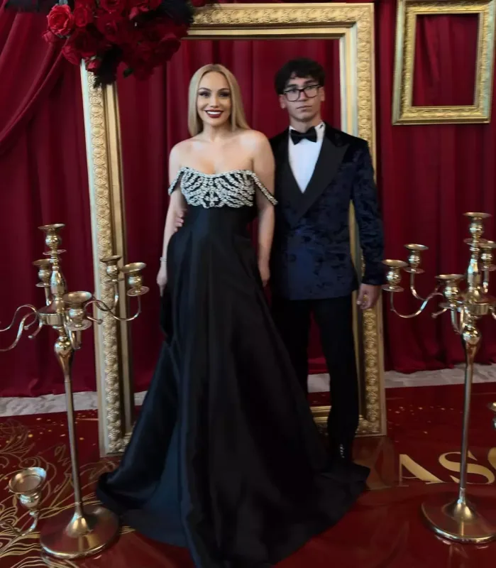 Nura oğlu Davidlə…