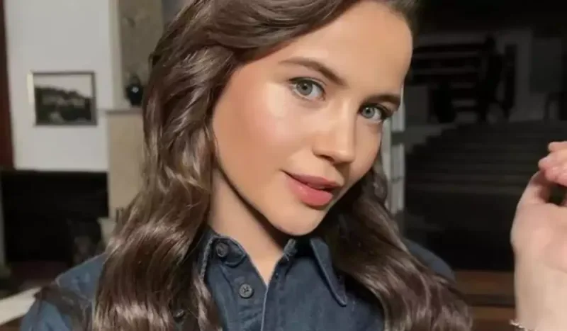 Türk aktrisa Bakıya gəldi