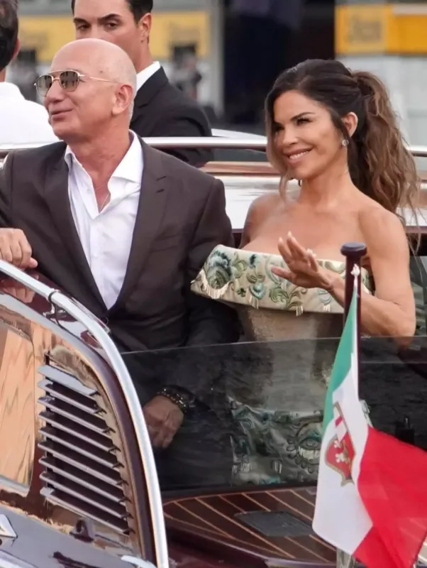 Venesiyada 130 milyonluq toy belə başladı