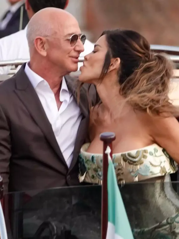 Venesiyada 130 milyonluq toy belə başladı