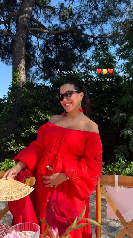 Sibel Canın gəlini parti keçirdi