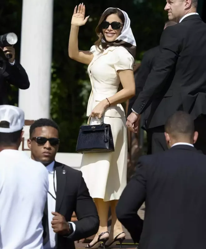 Milyonluq toyun gəlini fərqli tərzdə…