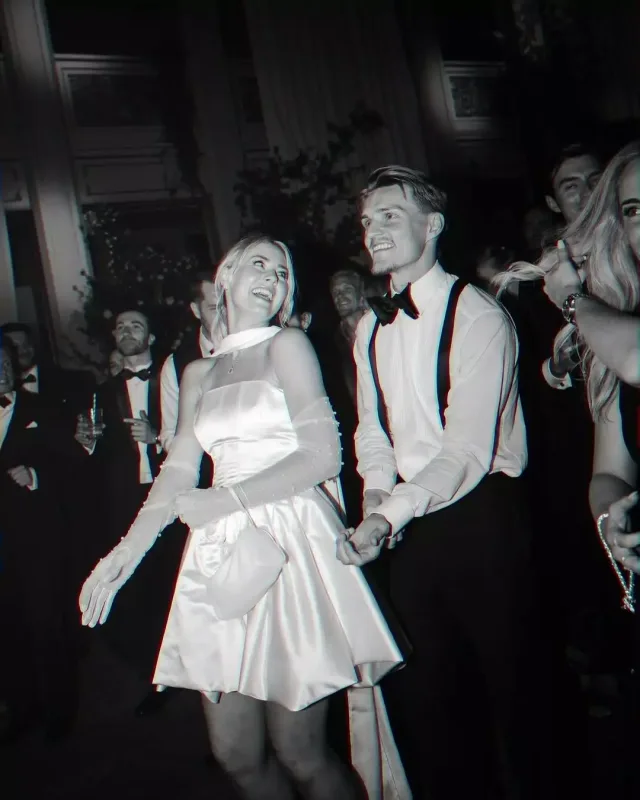 “Arsenal”ın futbolçusunun toy - Fotoları