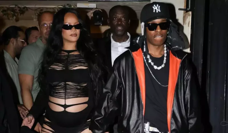 Rihannanın hamiləlik tərzi