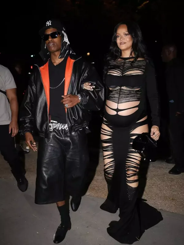 Rihannanın hamiləlik tərzi