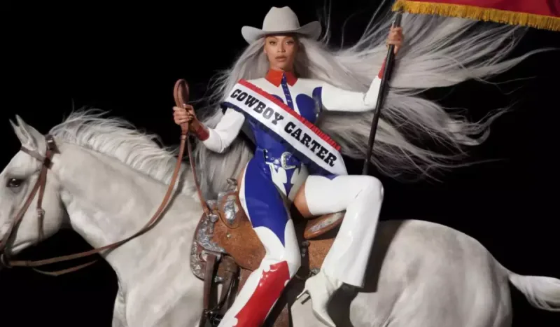 Beyonsun səhnəyə endiyi maşın aşdı