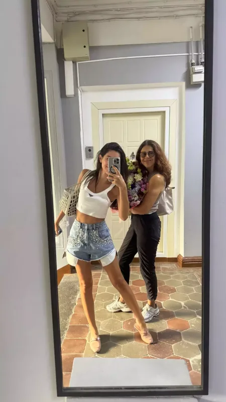 Nəsrin Bakıda anası ilə