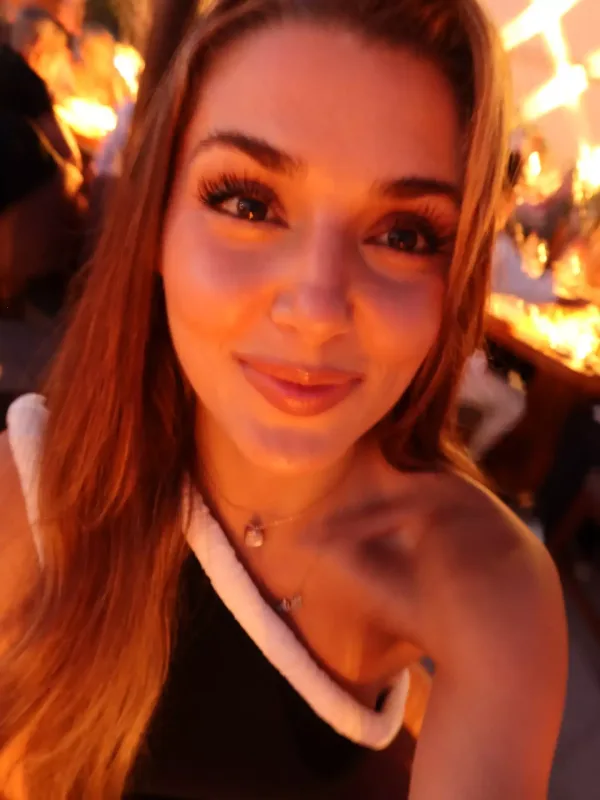 Handeylə Hakan tətildə...