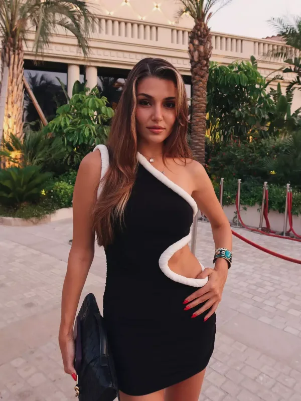 Handeylə Hakan tətildə...