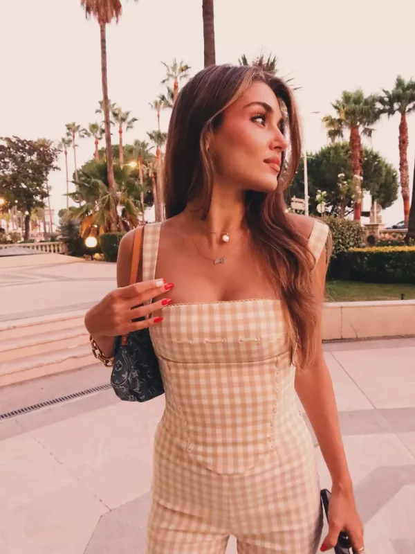 Handeylə Hakan tətildə...