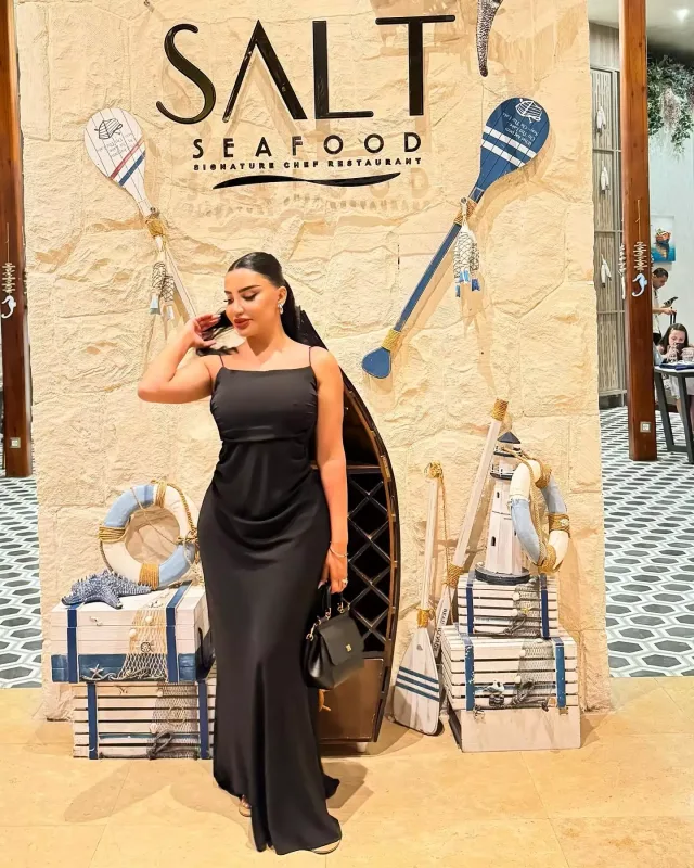 Əməkdar artist Misirdə dincəlir