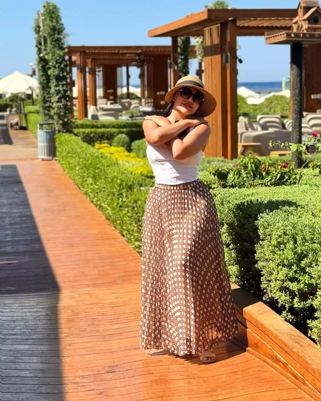 Əməkdar artist Misirdə dincəlir