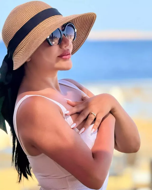 Əməkdar artist Misirdə dincəlir