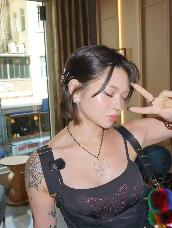 Cənubi Koreya qrupu Kazımovanın mahnısını oxudu