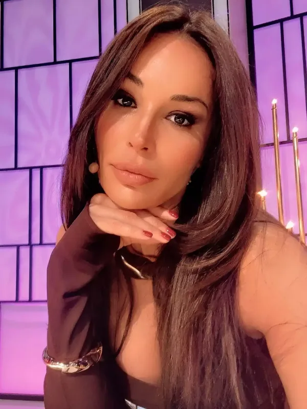 Ərindən boşanmadan yeni eşqə başladı...