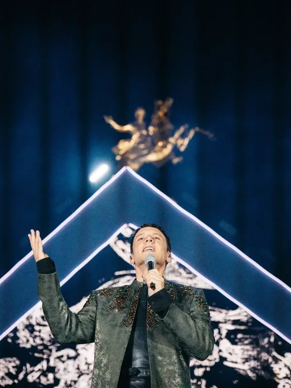 Edis Türkmənistanda konsert verdi