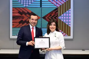 Günay Əfəndiyeva “Özbəkistanın mədəniyyət elçisi” medalı ilə təltif edilib