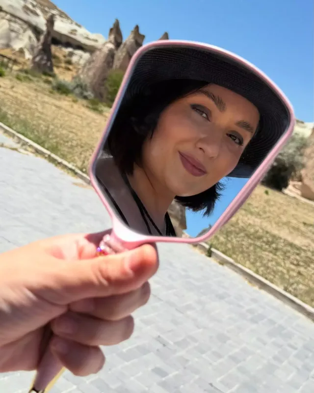 Nərmin  tətilə getdi