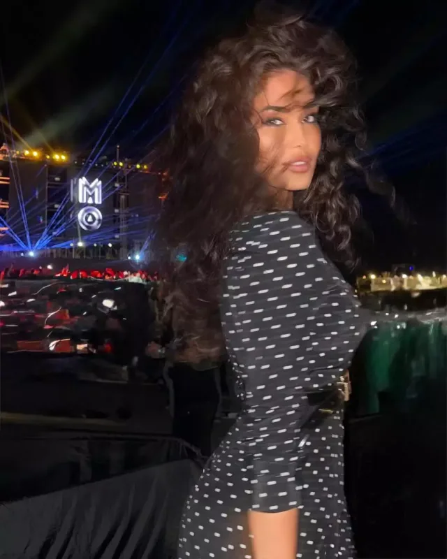 Pərvinin konsert şəkilləri