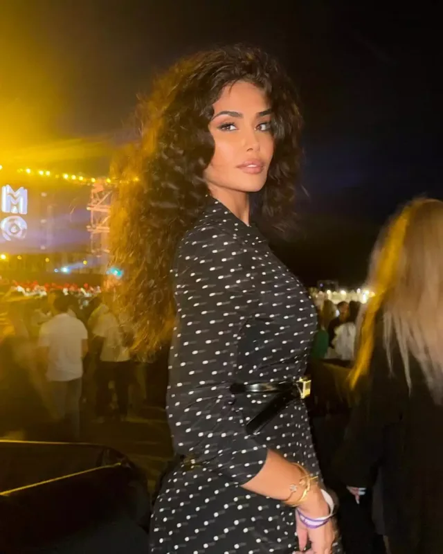 Pərvinin konsert şəkilləri