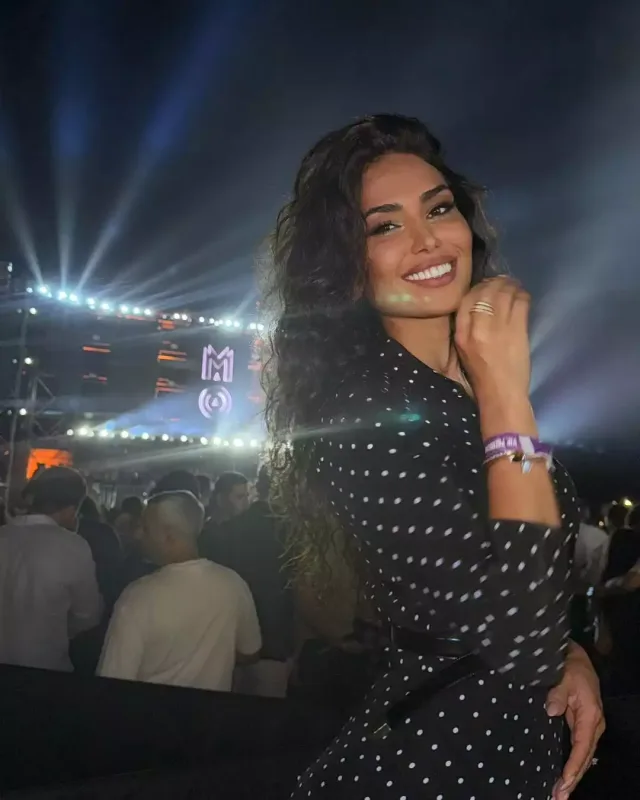 Pərvinin konsert şəkilləri