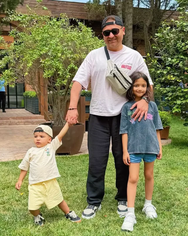 İlkin övladları ilə…