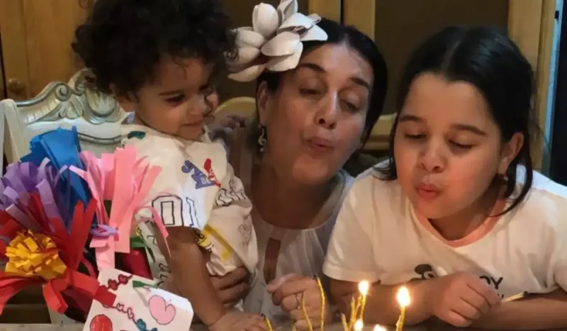 Elza ad gününü nəvələri ilə qeyd etdi