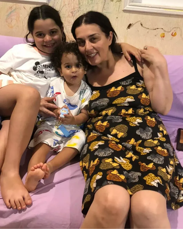 Elza ad gününü nəvələri ilə qeyd etdi