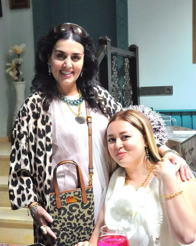 Elza qızı və nəvələri ilə