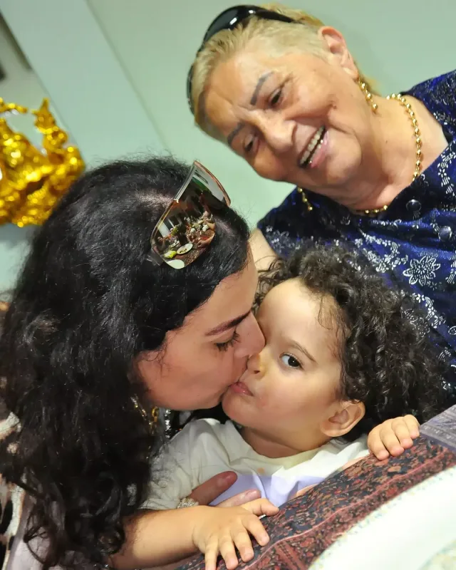 Elza qızı və nəvələri ilə