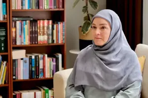 Məlahət Abbasova hicab bağladı